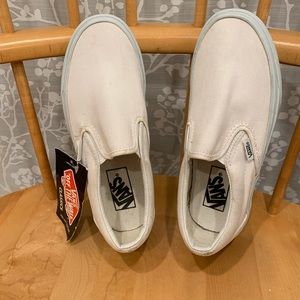 NWT Vans Classic Slip-ons, White, Size 6 Womens